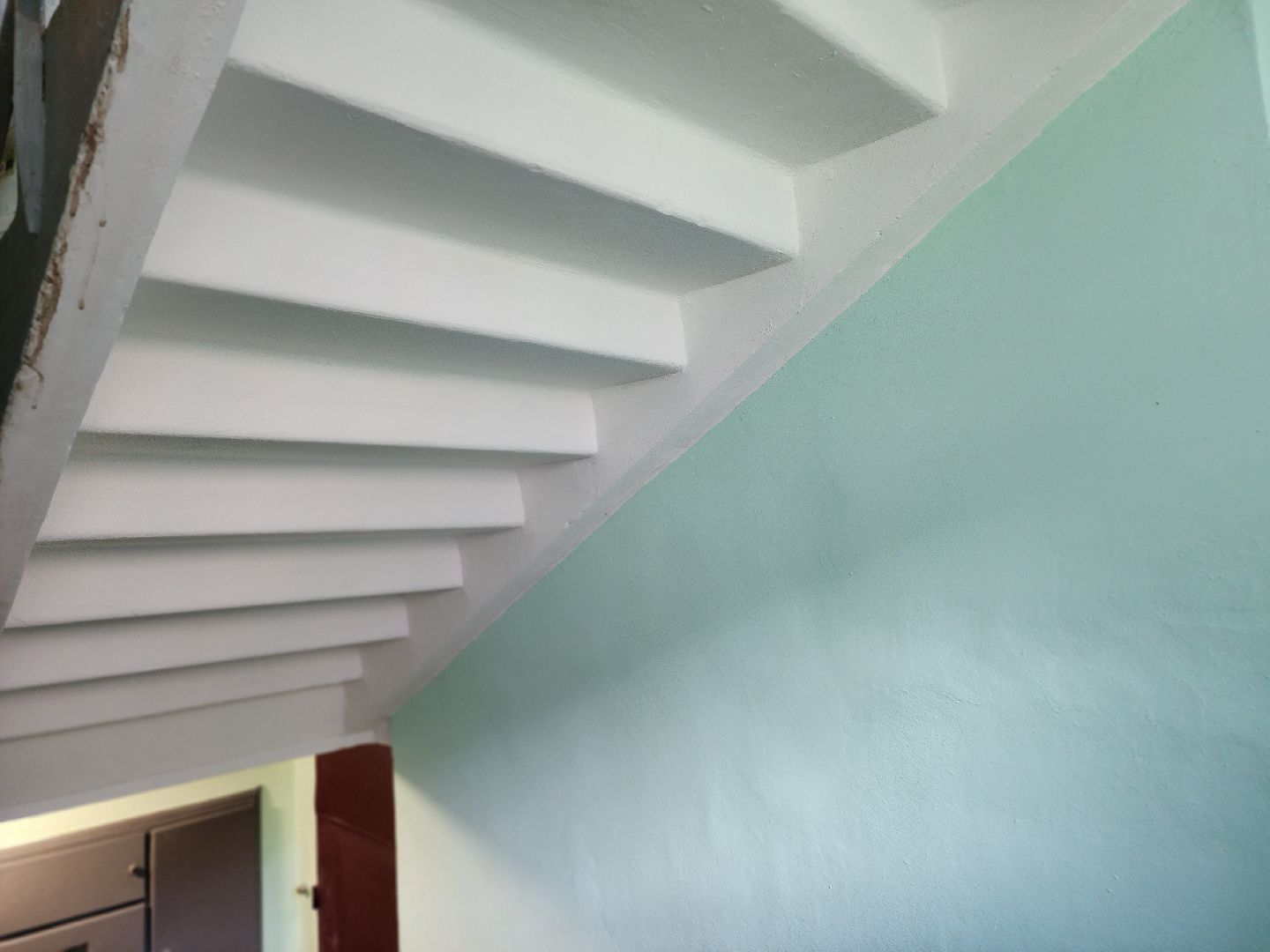 королёв, благоустройство ,  обновленный подъезд на улице Тихомировой,