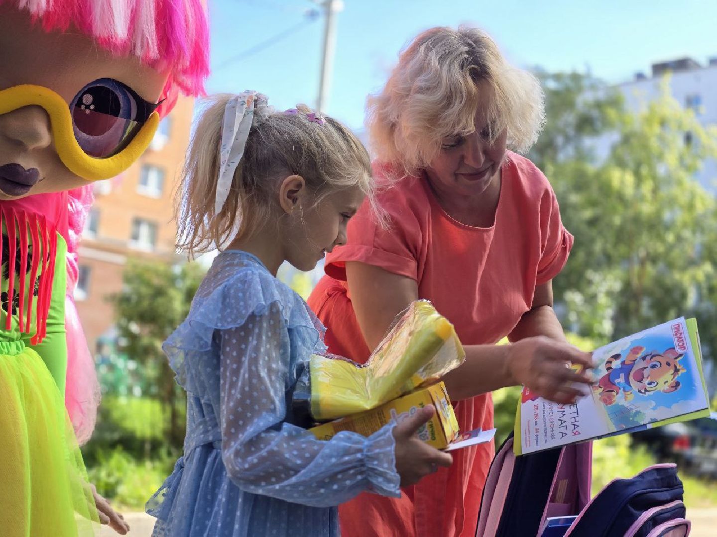 можайск, можайский муниципальный округ, подмосковье, 1 сентября, общество, рюкзаки , губернатор мо,  подарки от губернатора,