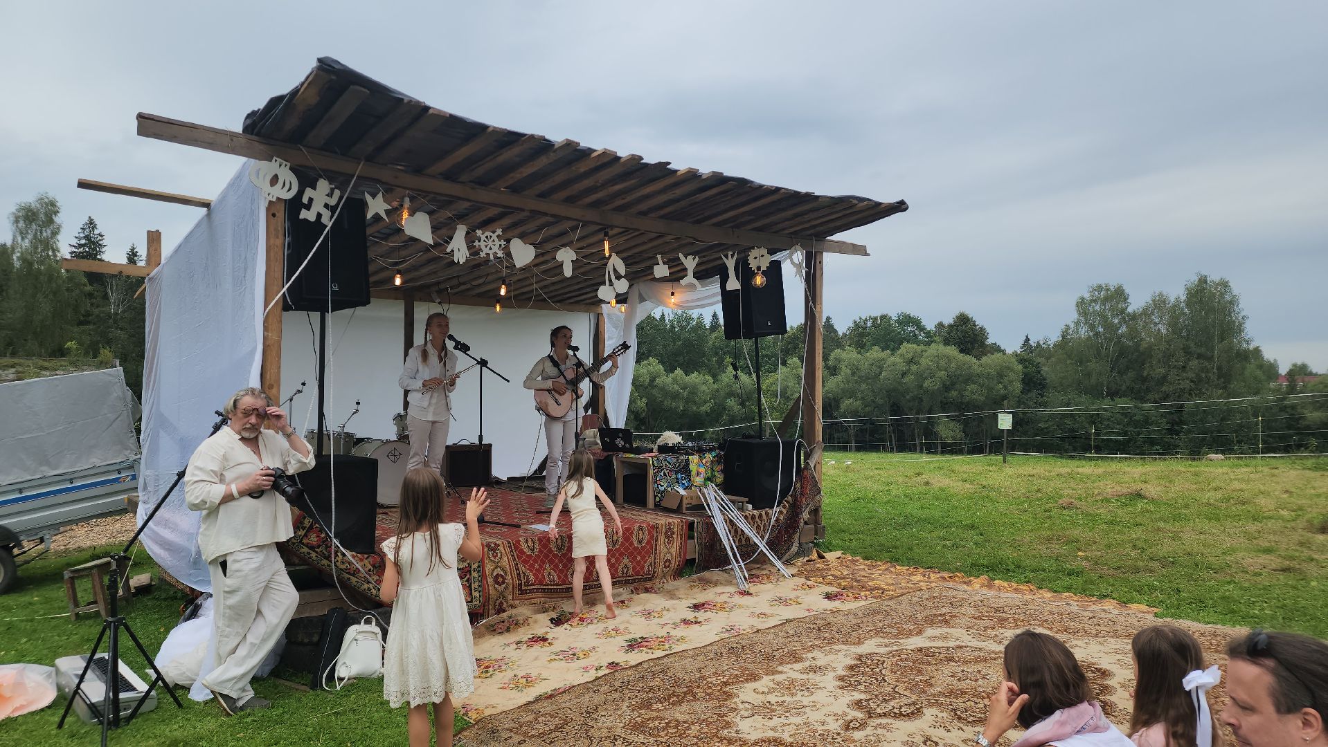 сергиево-посадский городской округ, деревня глебово, Поместье Клу, Белая чердачная барахолка , Барахолка , хоровод,