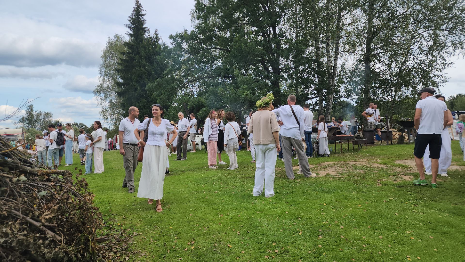 сергиево-посадский городской округ, деревня глебово, Поместье Клу, Белая чердачная барахолка , Барахолка , хоровод,