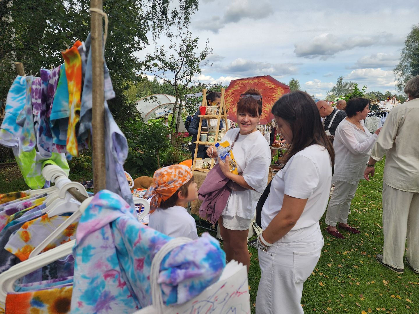 сергиево-посадский городской округ, деревня глебово, Поместье Клу, Белая чердачная барахолка , Барахолка , хоровод,