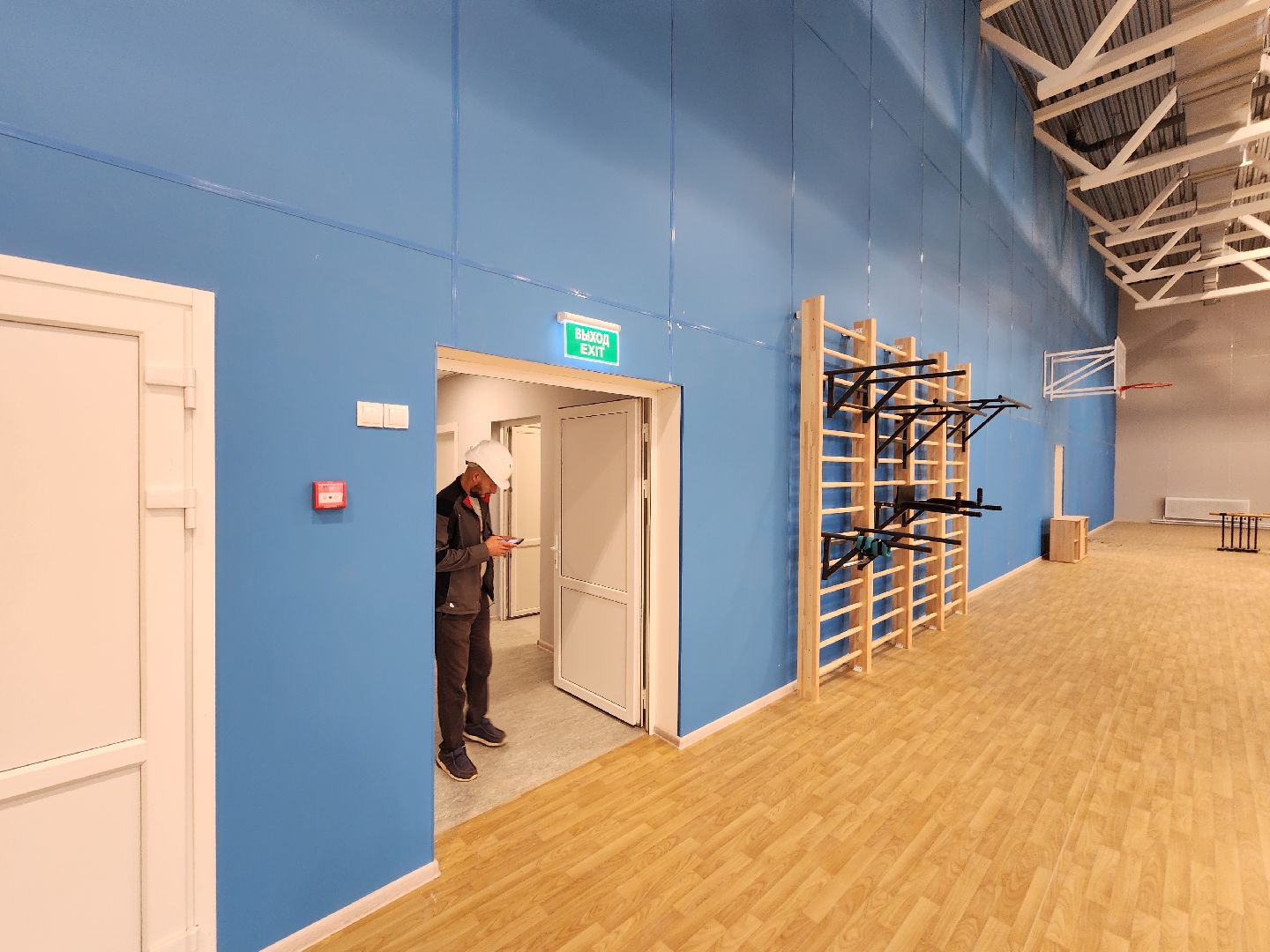 чехов, школа 3, пристройка на 200 мест, строительство, спортивные залы, актовый зал, читальный зал, оборудование, оснащение, техника, уборка, чистка окон, госпрограмма московской области, губернатор подмосковья,