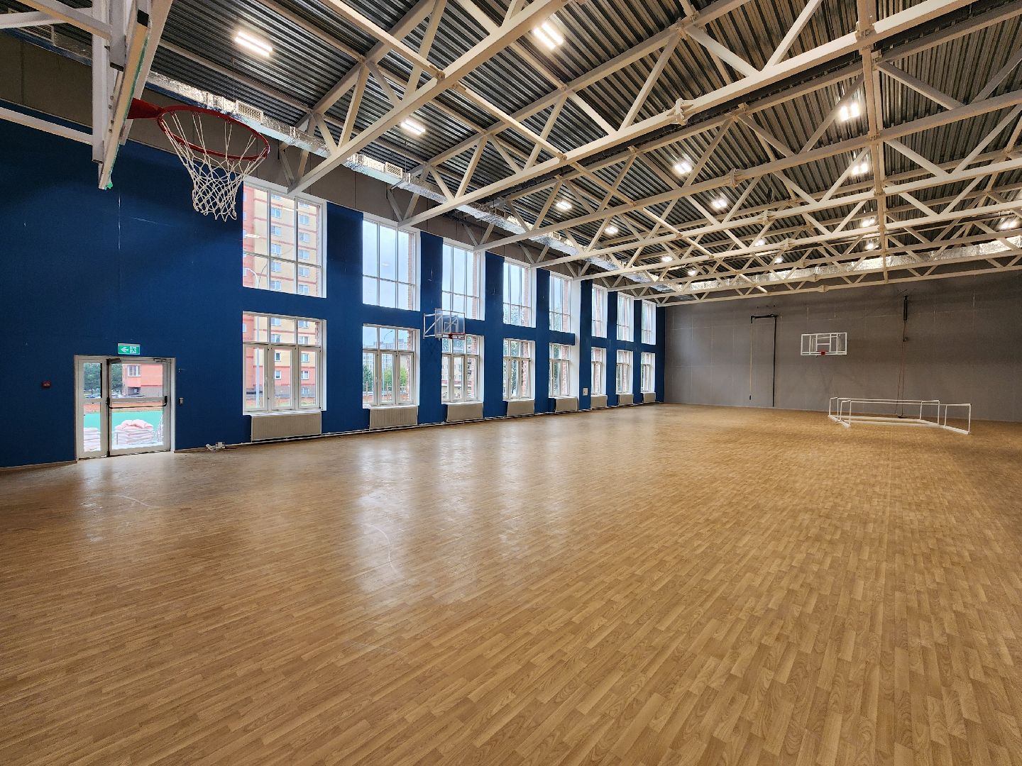 чехов, школа 3, пристройка на 200 мест, строительство, спортивные залы, актовый зал, читальный зал, оборудование, оснащение, техника, уборка, чистка окон, госпрограмма московской области, губернатор подмосковья,