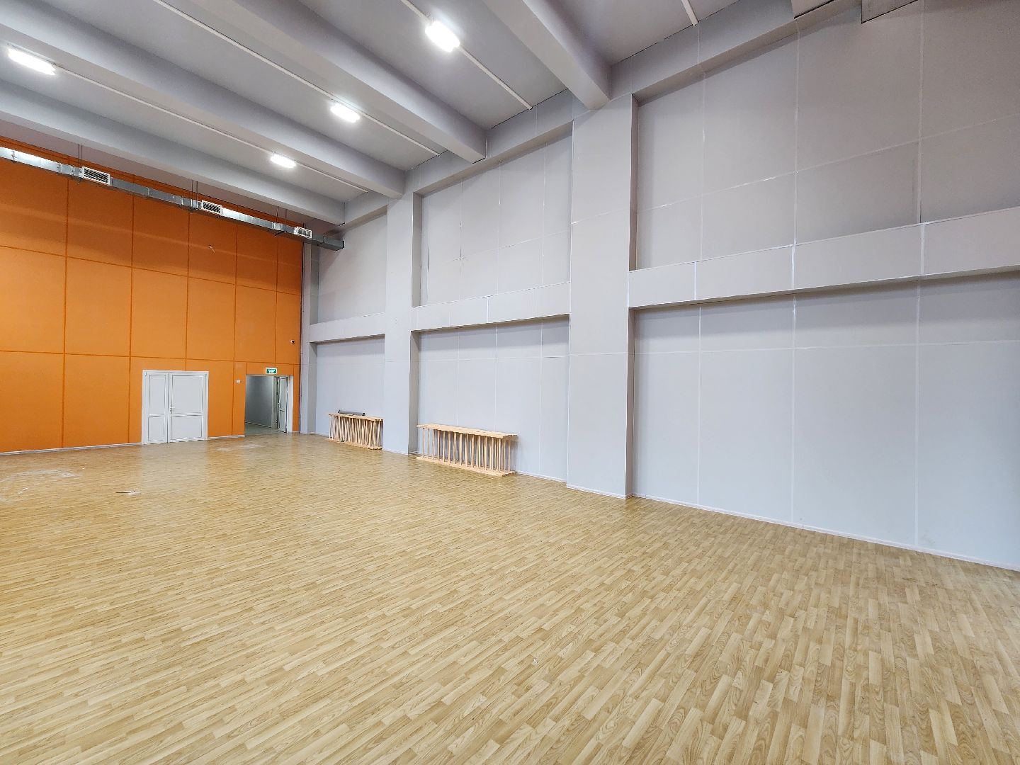 чехов, школа 3, пристройка на 200 мест, строительство, спортивные залы, актовый зал, читальный зал, оборудование, оснащение, техника, уборка, чистка окон, госпрограмма московской области, губернатор подмосковья,