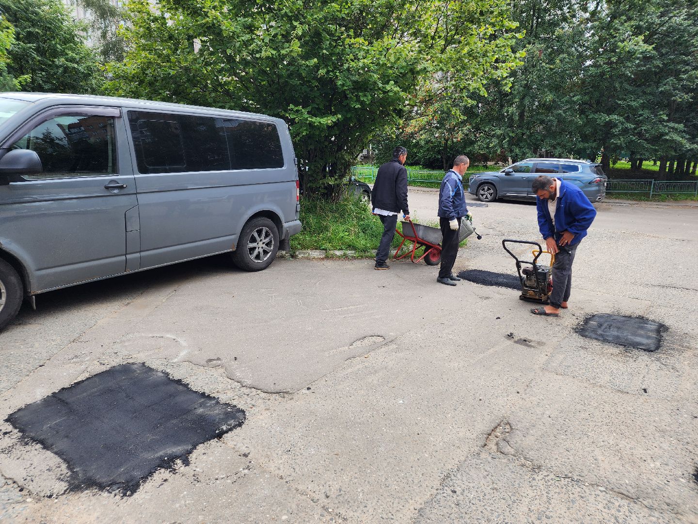 чехов, улица чехова, проезды и проходы во дворах, ямочный ремонт, текущий ремонт дорог, обращения жителей, портал добродел, администрация чехова, мбу чеховское благоустройство,