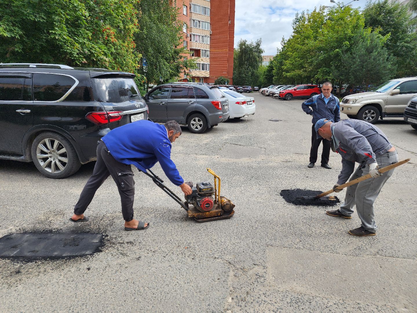 чехов, улица чехова, проезды и проходы во дворах, ямочный ремонт, текущий ремонт дорог, обращения жителей, портал добродел, администрация чехова, мбу чеховское благоустройство,