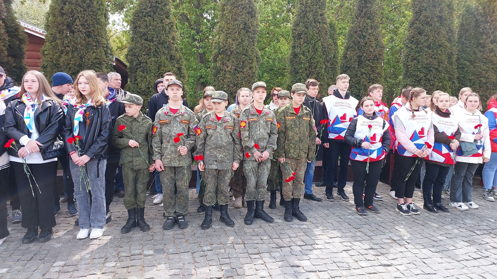 соборная гора, серпухов, день победы, памятник воину, вечный огонь, волонтеры, вов,