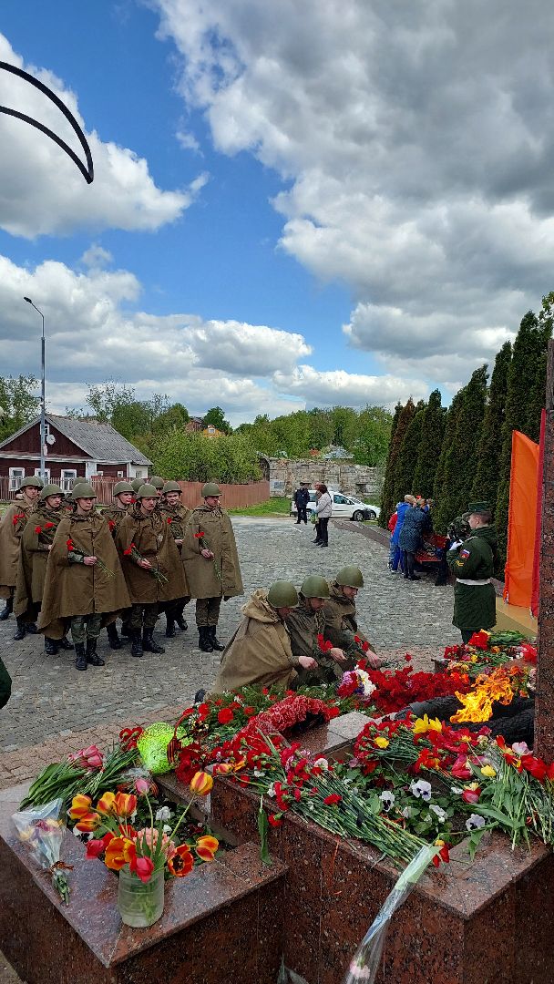 соборная гора, серпухов, день победы, памятник воину, вечный огонь, волонтеры, вов,
