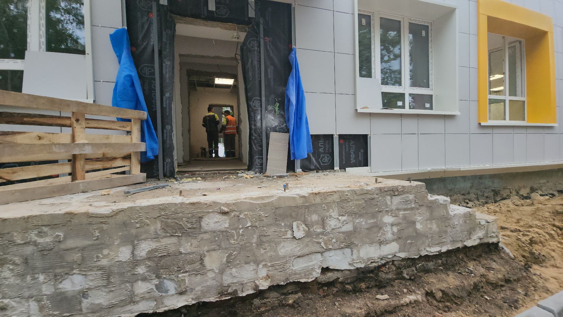 детский спектакль, капремонт, бордюрный камень, фасадная плитка, слаботочные сети,