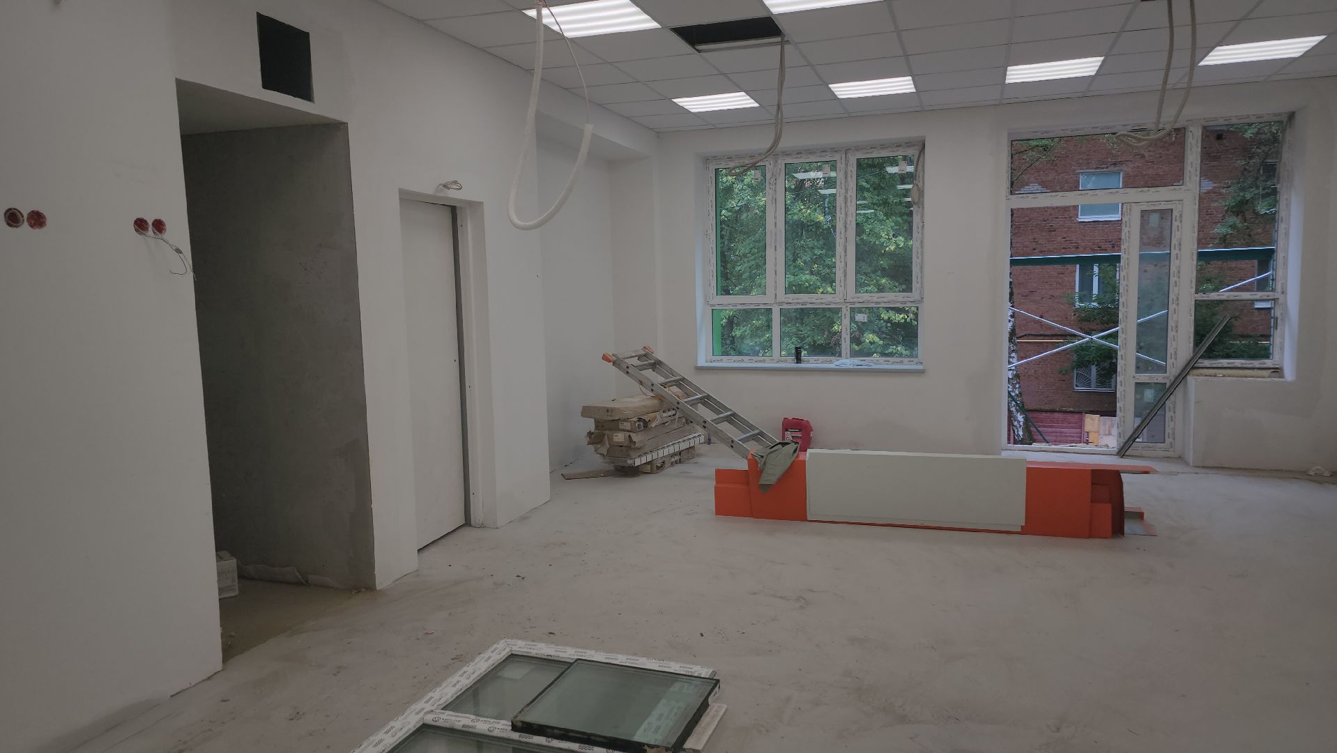 детский спектакль, капремонт, бордюрный камень, фасадная плитка, слаботочные сети,