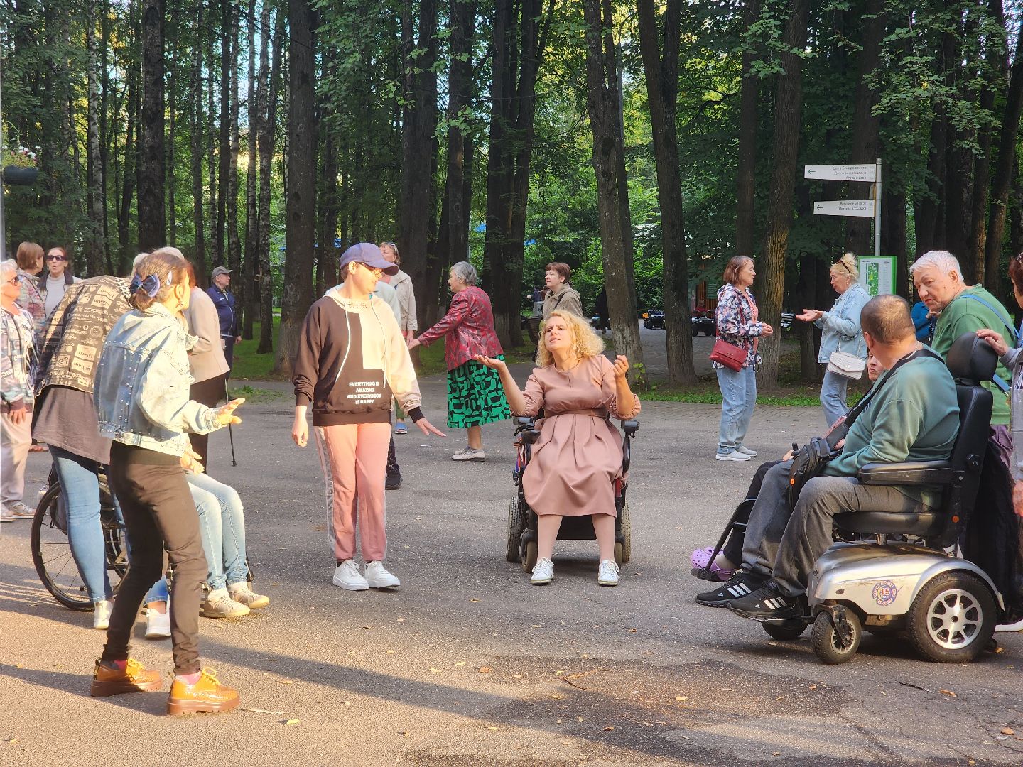 королёв, центральный городской парк в королеве , раскрасим мир в веселые тона, наш мир,