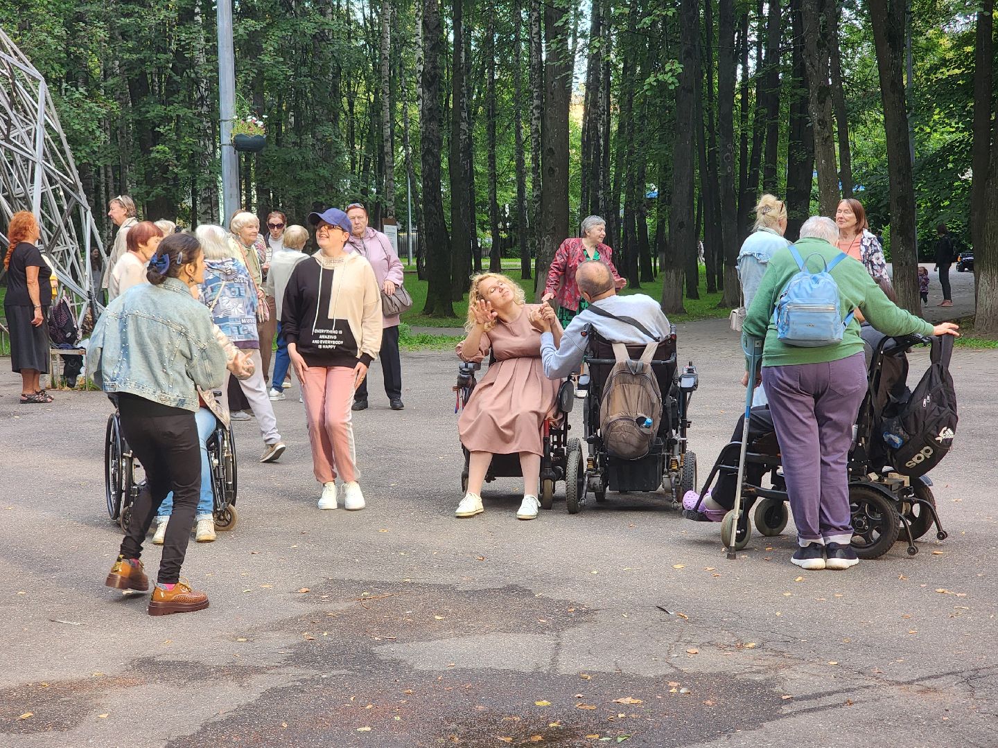королёв, центральный городской парк в королеве , раскрасим мир в веселые тона, наш мир,