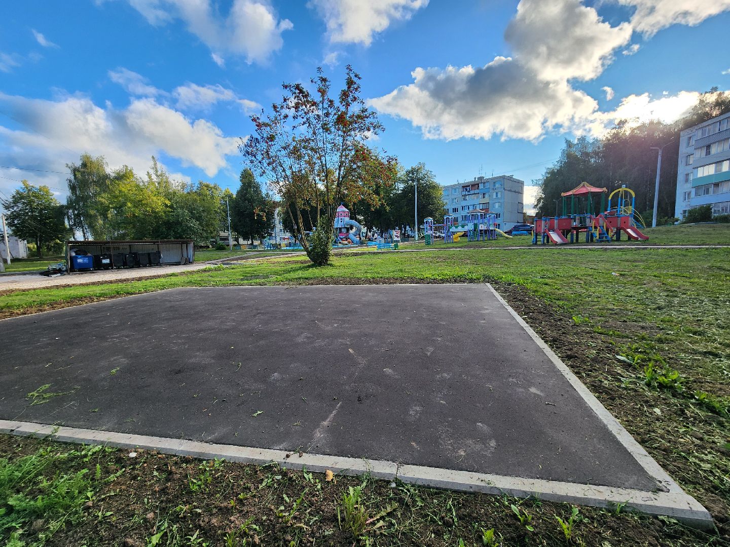 чехов, деревня манушкино , благоустройство двора , парковки , тротуары , пешеходные дорожки, детские площадки, зоны отдыха , уличное освещение, госпрограмма московской области, формирование комфортной городской среды,