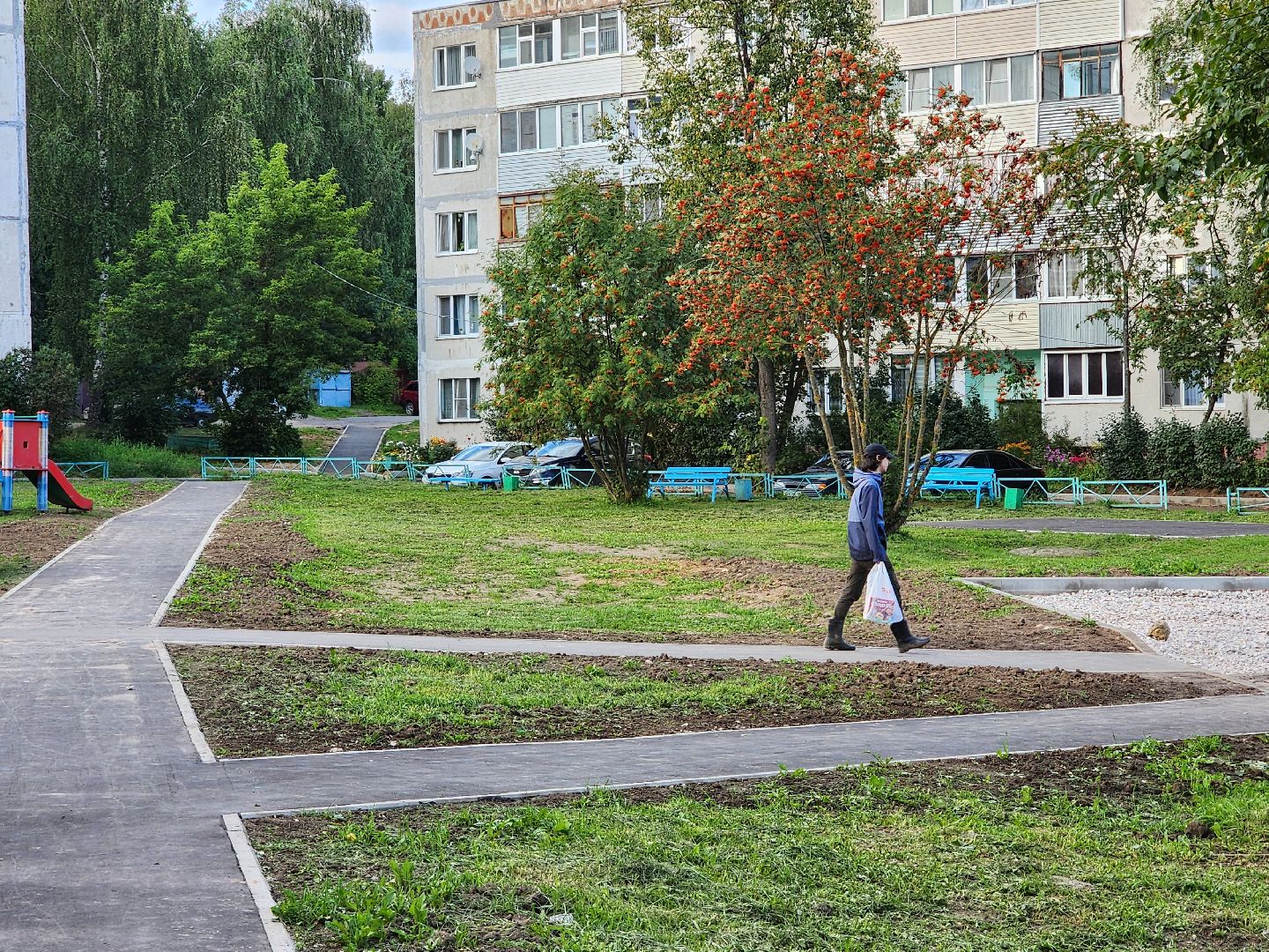 чехов, деревня манушкино , благоустройство двора , парковки , тротуары , пешеходные дорожки, детские площадки, зоны отдыха , уличное освещение, госпрограмма московской области, формирование комфортной городской среды,