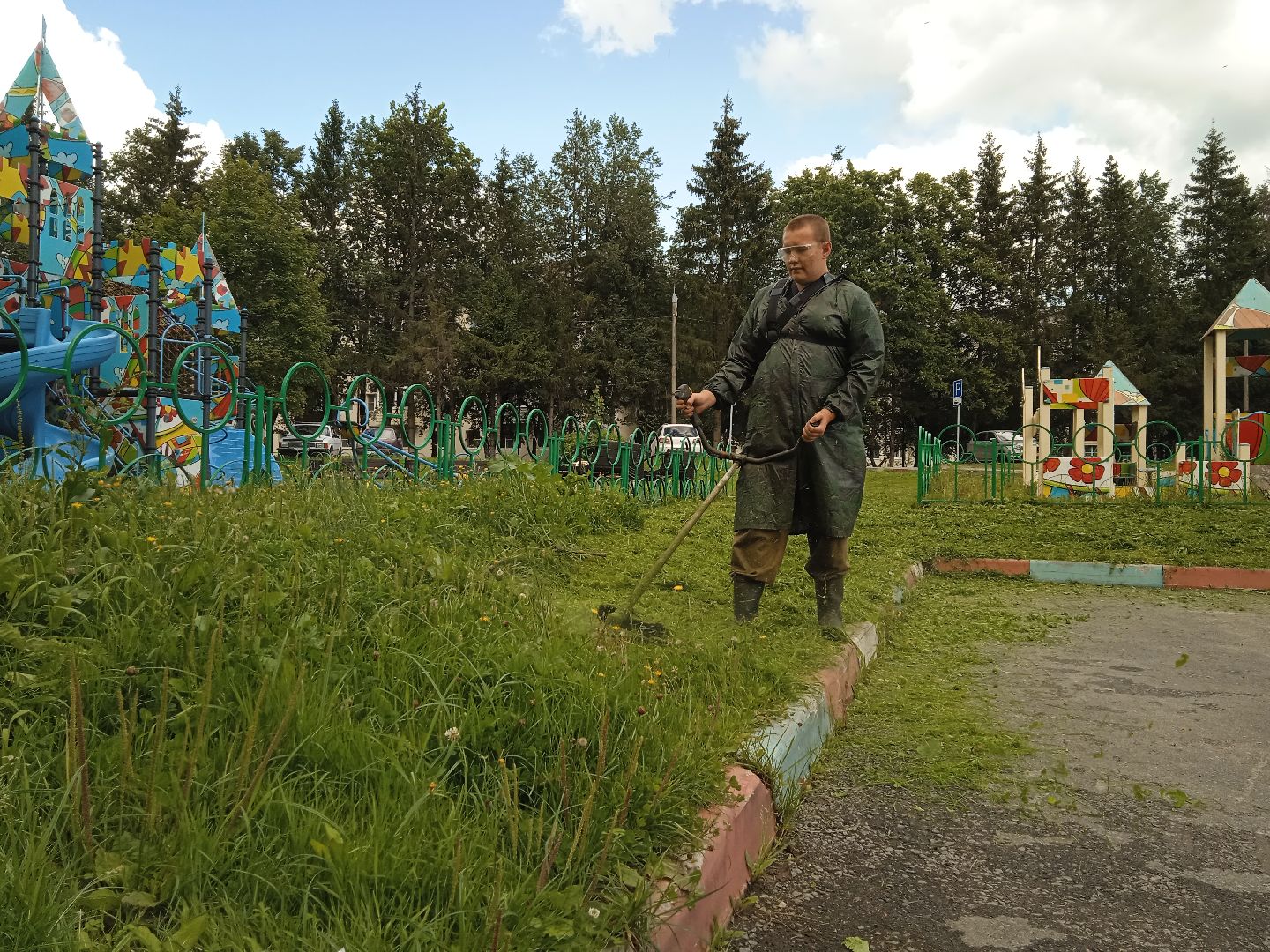 городской округ восход, благоустройство, жкх, газон, газонокосилка,