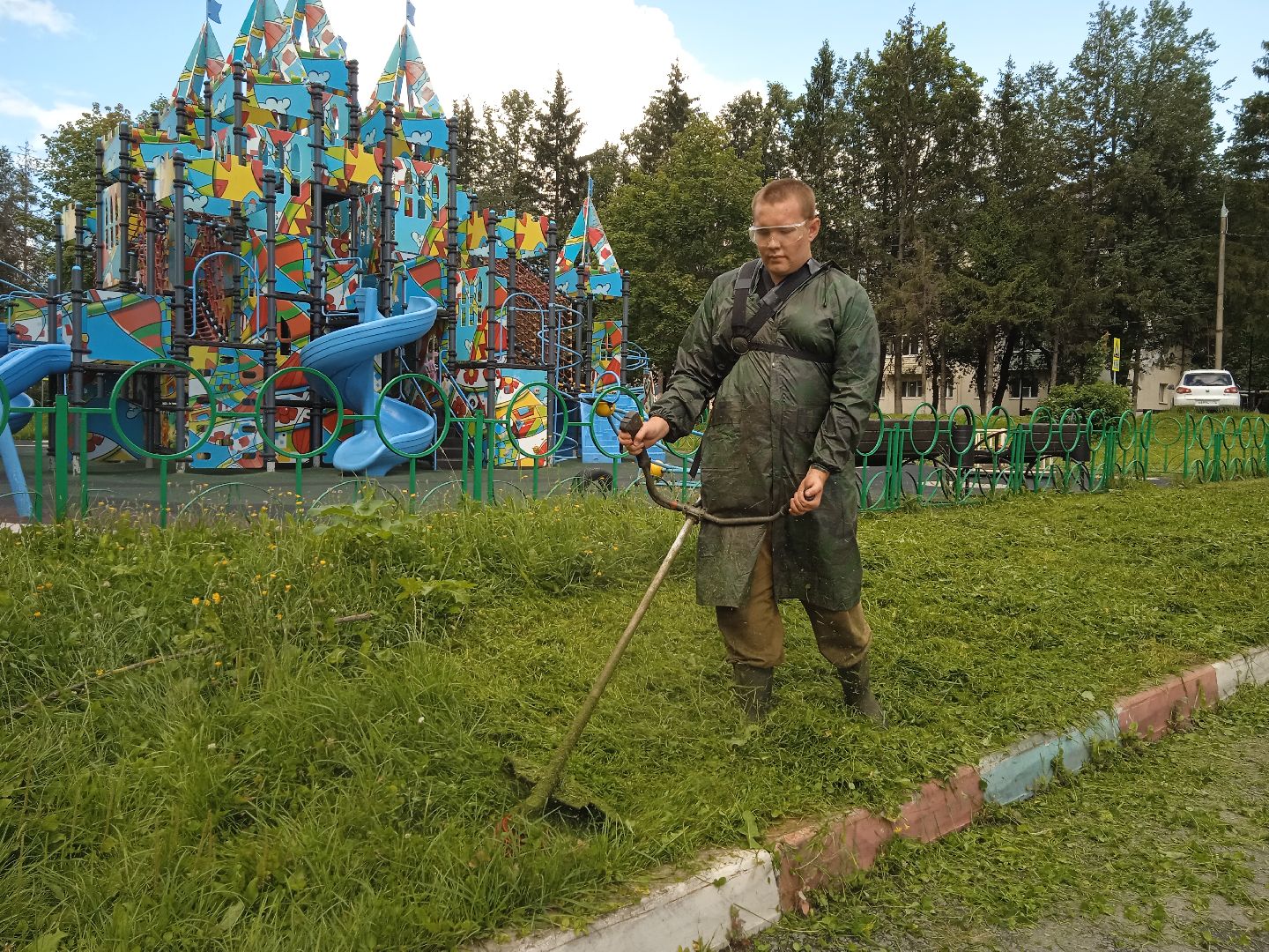 городской округ восход, благоустройство, жкх, газон, газонокосилка,