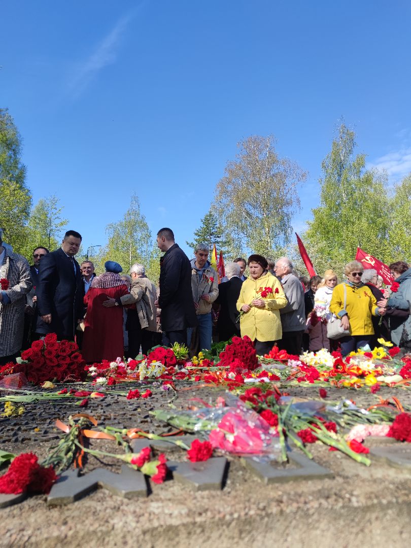 Митинг, возложение цветов, День Победы, Дубна