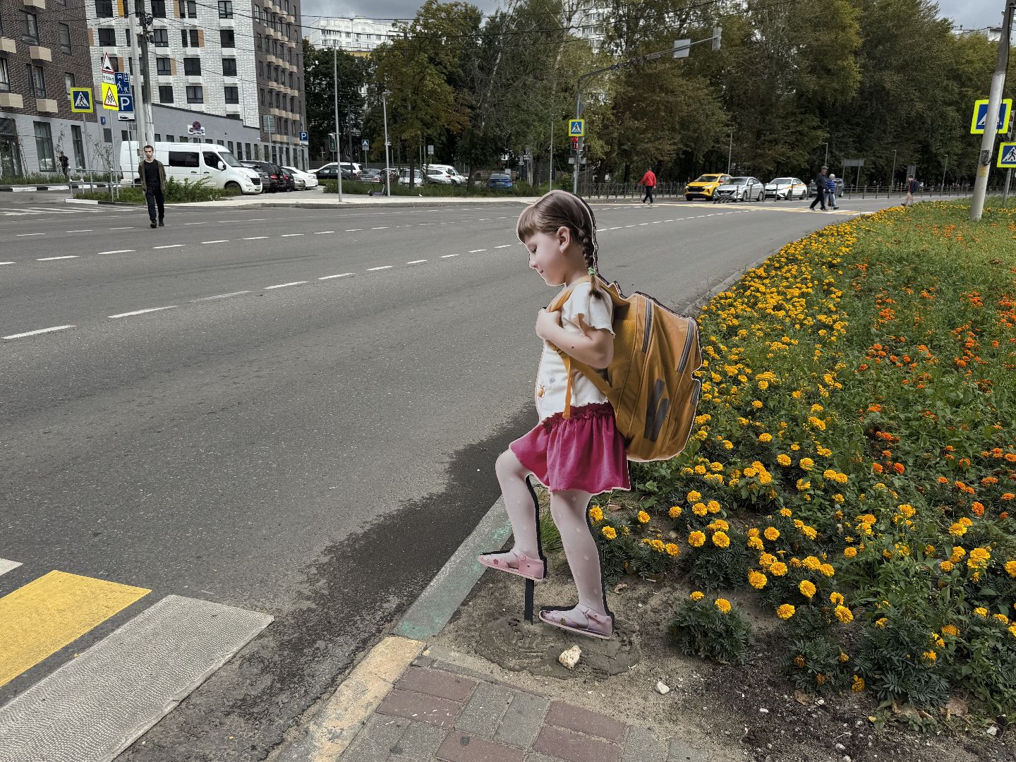 котельники, муляжи детей, пешеходный переход, школьники, 1 сентября,