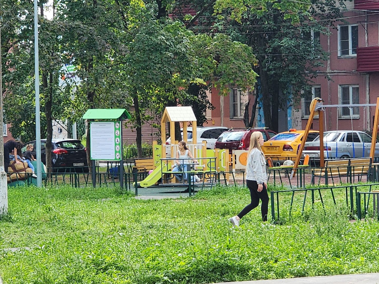 чехов, улица мира, благоустройство двора, детские площадки, спортивные площадки, тренажерный комплекс, зоны отдыха, госпрограмма московской области, формирование комфортной городской среды,воркаут,