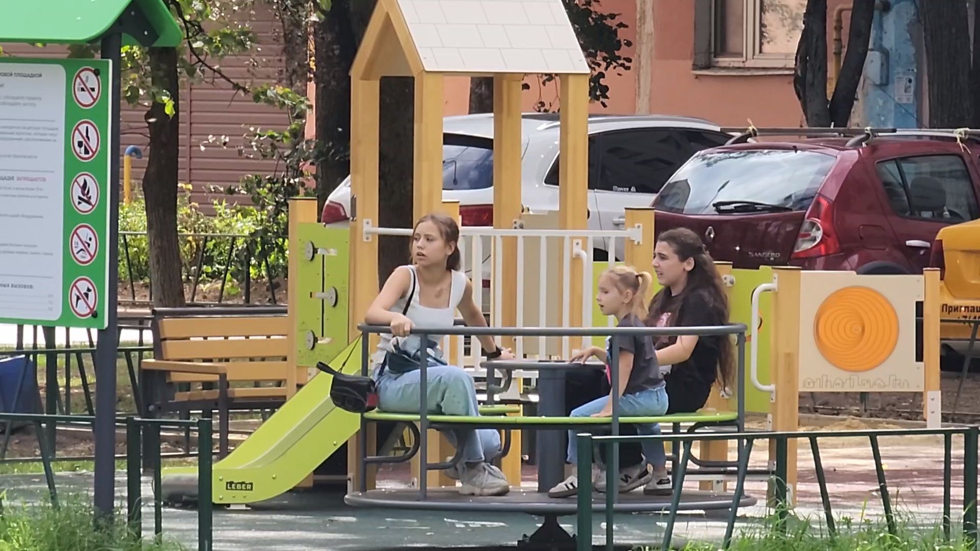 чехов, улица мира, благоустройство двора, детские площадки, спортивные площадки, тренажерный комплекс, зоны отдыха, госпрограмма московской области, формирование комфортной городской среды,воркаут,