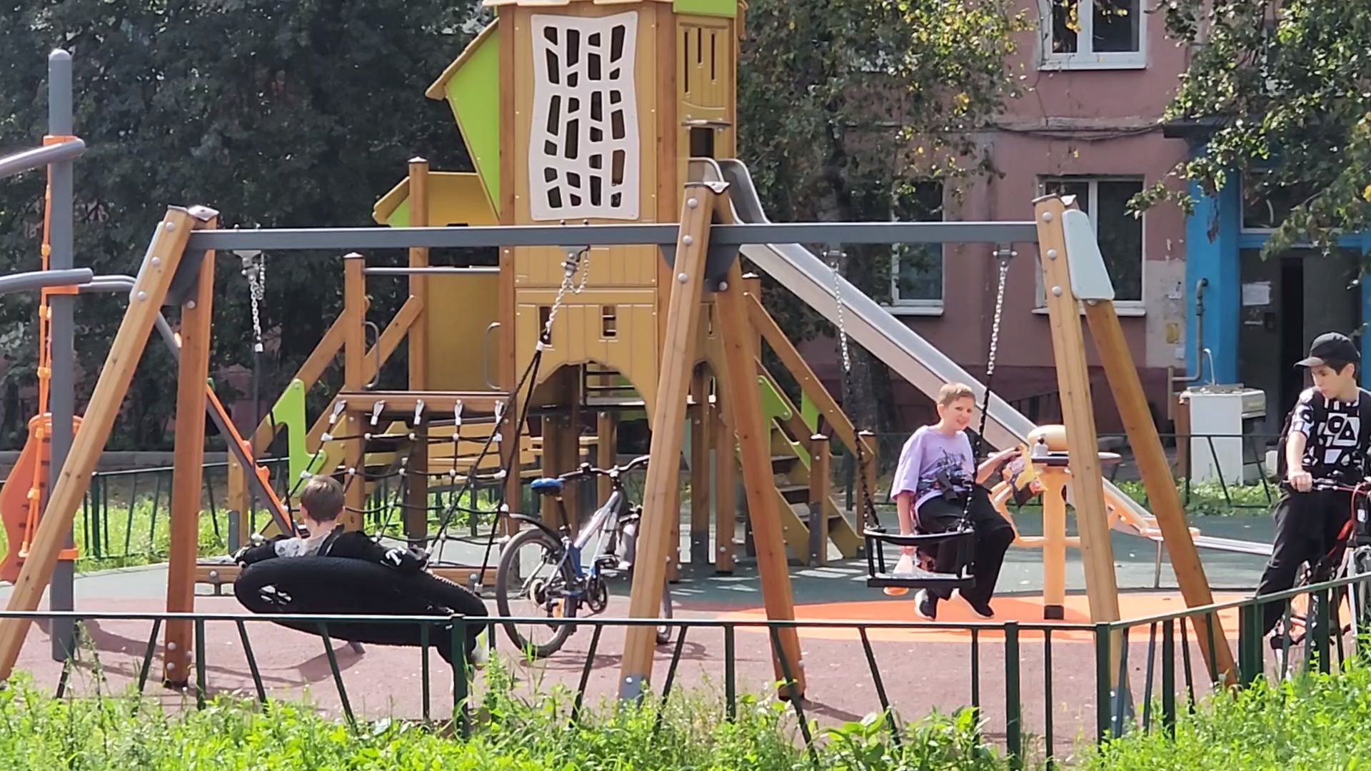 чехов, улица мира, благоустройство двора, детские площадки, спортивные площадки, тренажерный комплекс, зоны отдыха, госпрограмма московской области, формирование комфортной городской среды,воркаут,