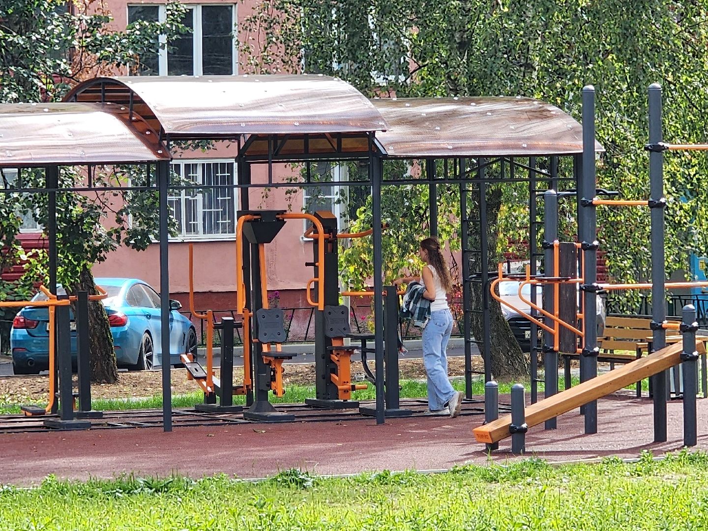 чехов, улица мира, благоустройство двора, детские площадки, спортивные площадки, тренажерный комплекс, зоны отдыха, госпрограмма московской области, формирование комфортной городской среды,воркаут,