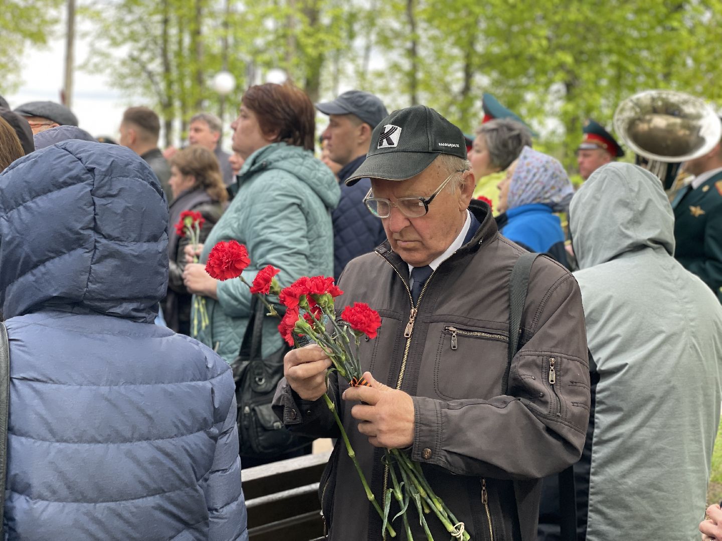 Цветы, памятник