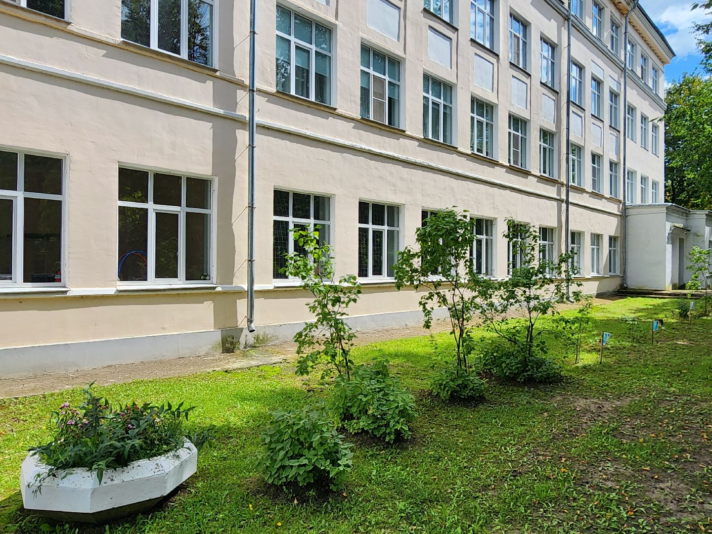 чехов, микрорайон венюково , улица гагарина , начальная школа, сош 9, подготовка к новому учебному году, текущий ремонт, замена радиаторов отопления, новые учителя, комиссия, проверка,учебники, благоустройство школьного двора,