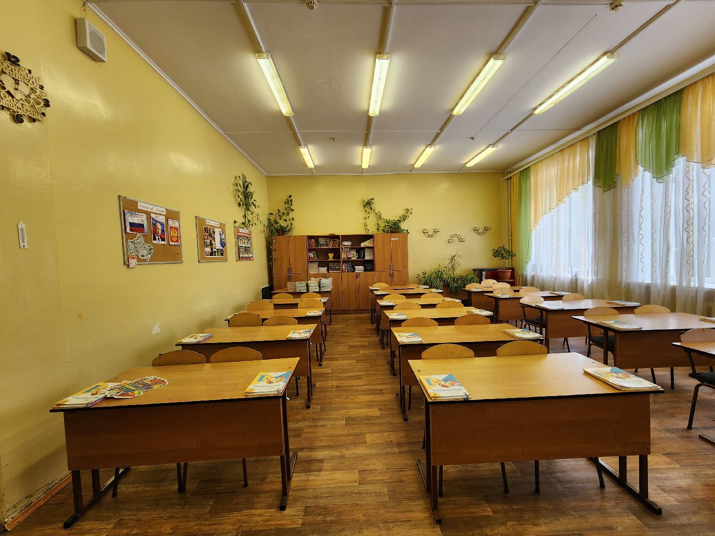 чехов, микрорайон венюково , улица гагарина , начальная школа, сош 9, подготовка к новому учебному году, текущий ремонт, замена радиаторов отопления, новые учителя, комиссия, проверка,учебники, благоустройство школьного двора,