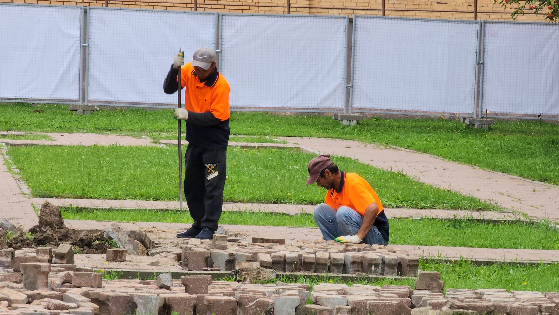 кашира, сквер, благоустройство, зона отдыха, комфортная городская среда, демонтаж,