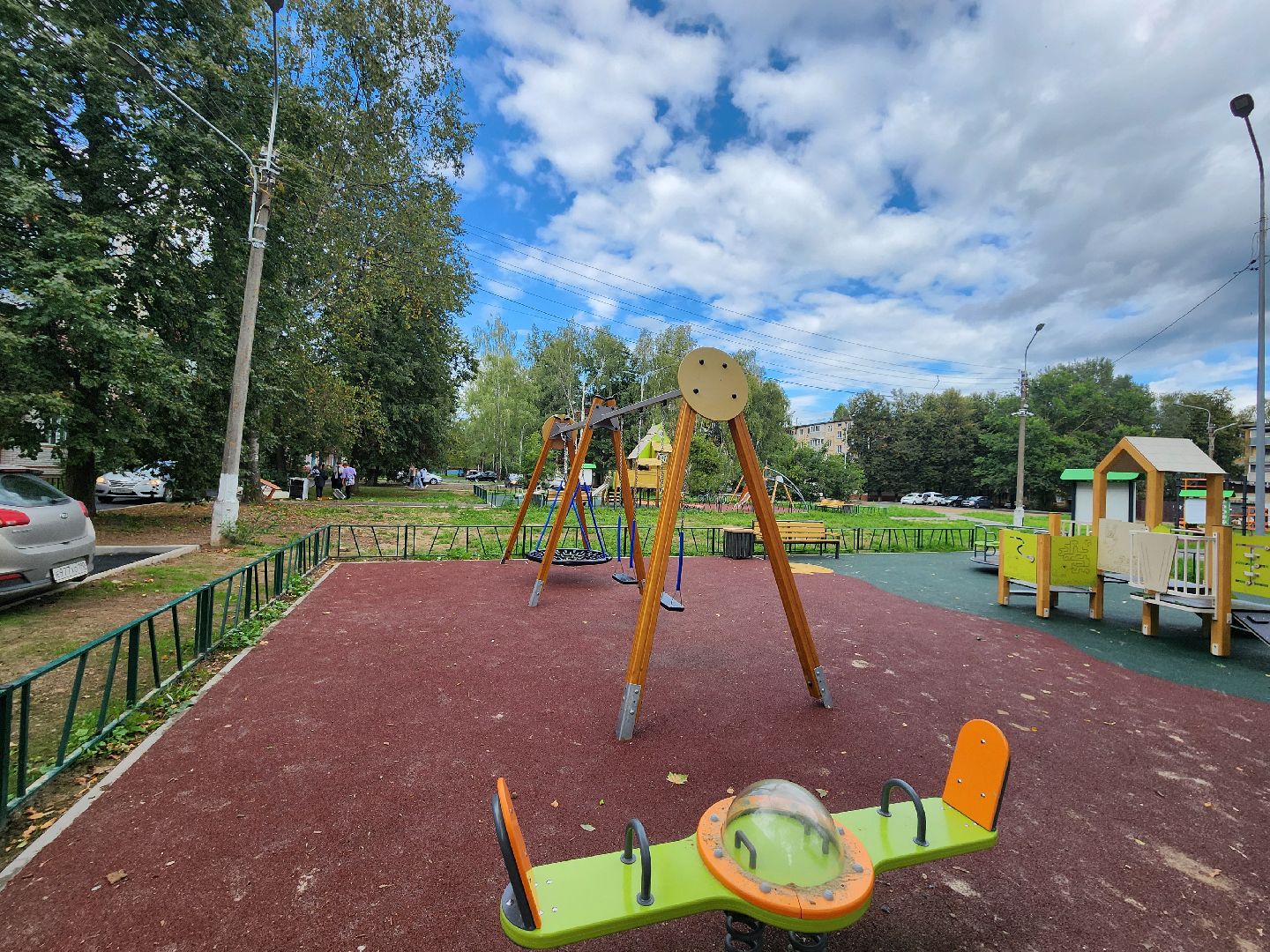 чехов, улица мира, благоустройство двора, установка ограждений, покраска ограды, наружное освещение, уличное освещение, видеокамеры, система безопасный регион, детские площадки, спортивные комплексы, парковки, пешеходные дорожки, госпрограмма московской области, зоны отдыха, формирование комфортной городской среды,