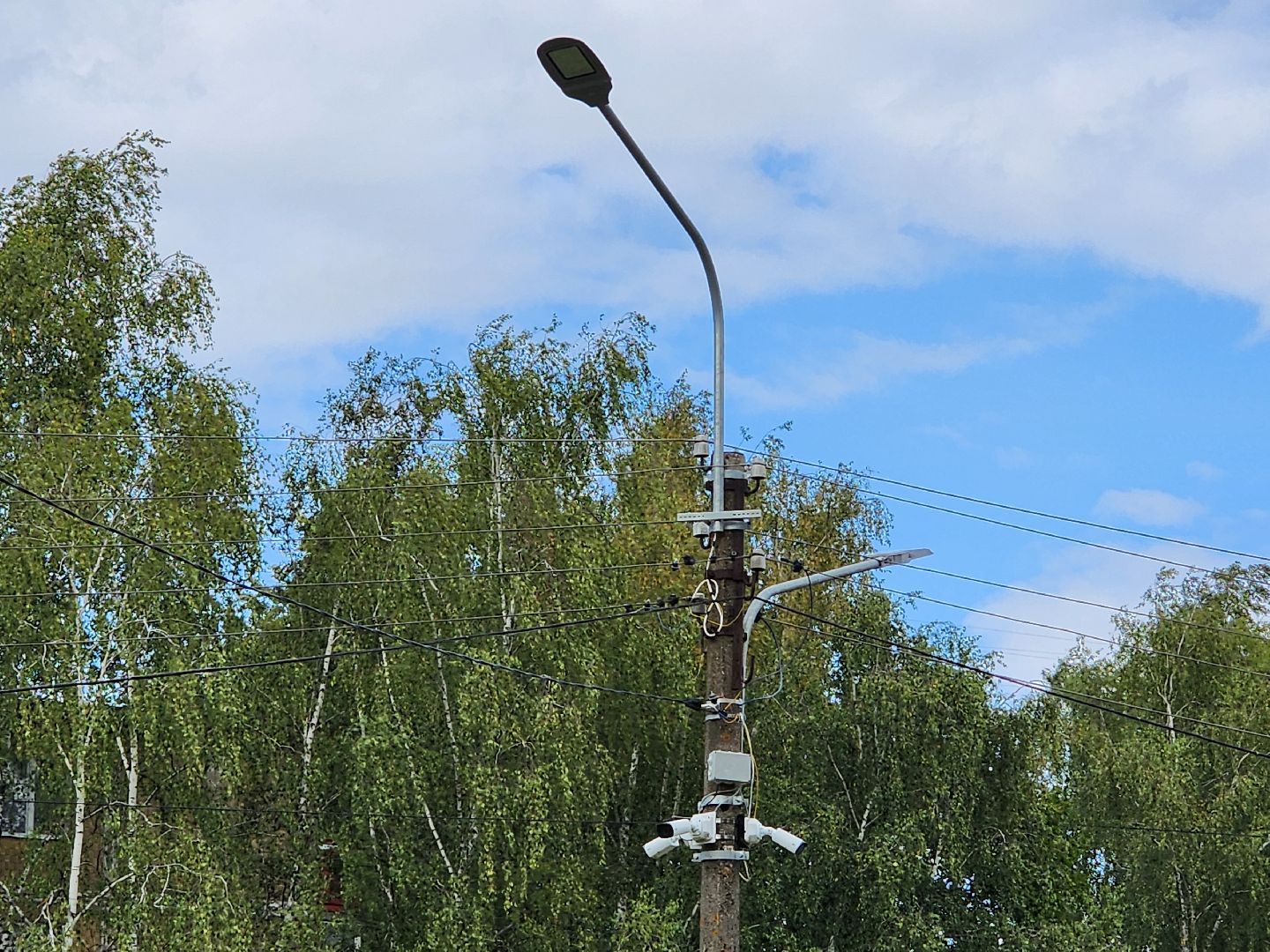 чехов, улица мира, благоустройство двора, установка ограждений, покраска ограды, наружное освещение, уличное освещение, видеокамеры, система безопасный регион, детские площадки, спортивные комплексы, парковки, пешеходные дорожки, госпрограмма московской области, зоны отдыха, формирование комфортной городской среды,