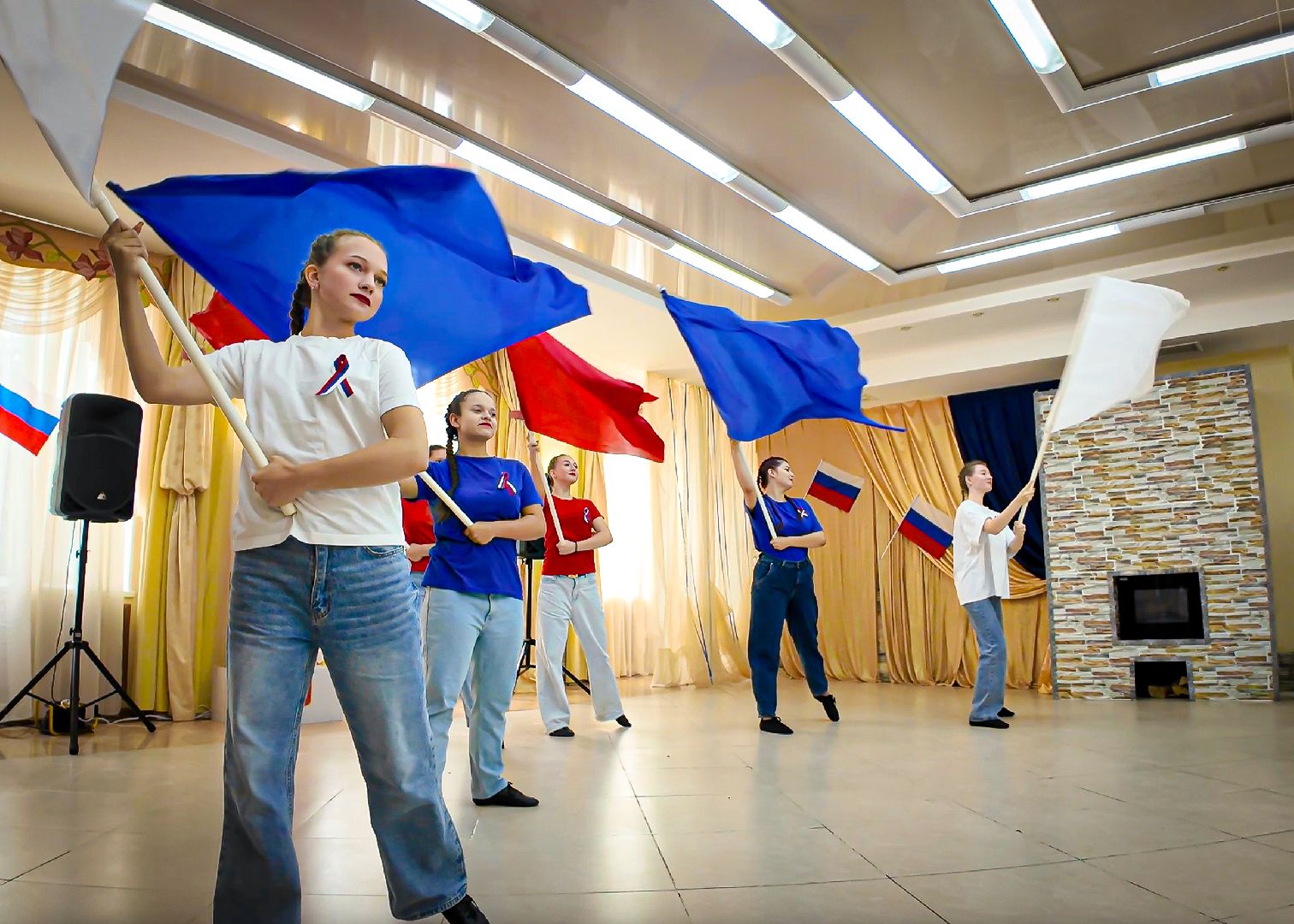 клин, общество, волонтеры, день флага россии, подмосковье,