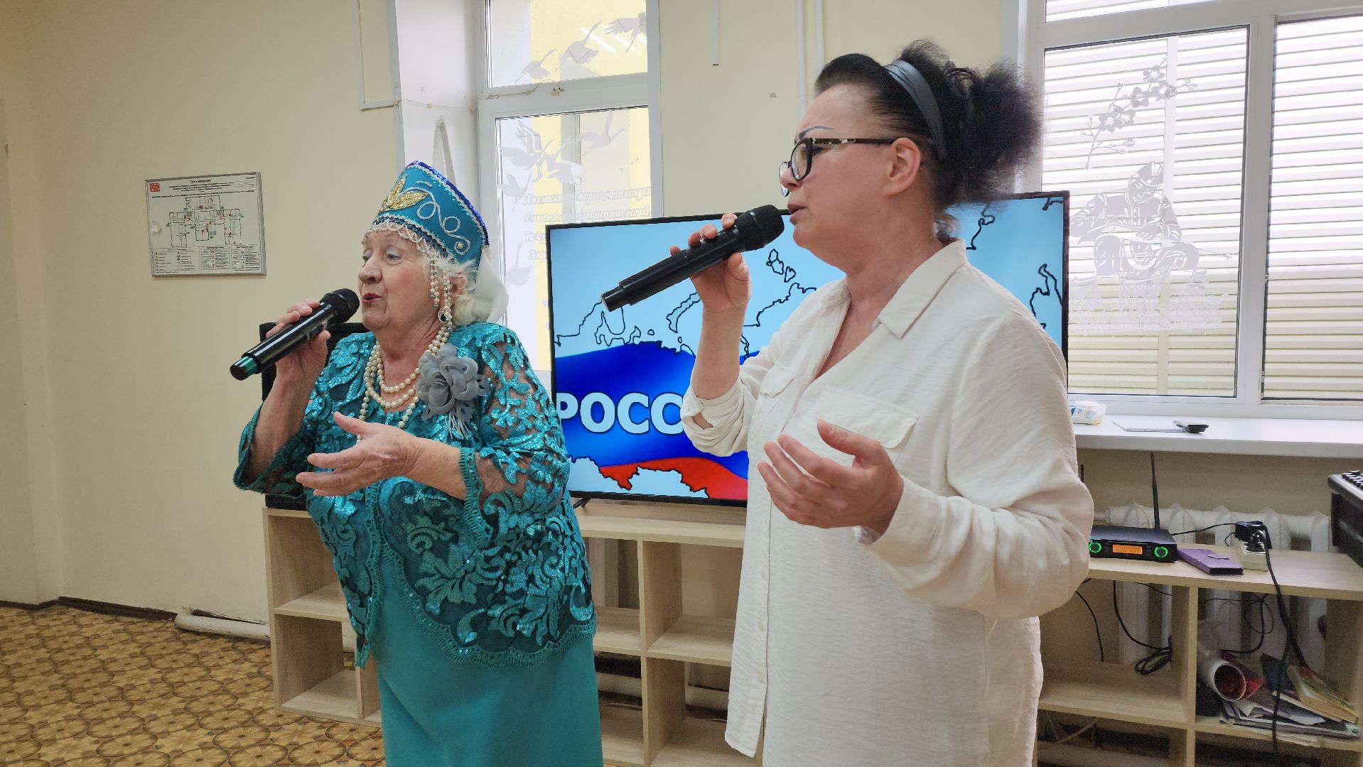 вертикалки, активное долголети, пушкино, день россии 2025, концерт, песни о родине, песни и танцы,любовь к родине,зрители,государственный праздник,