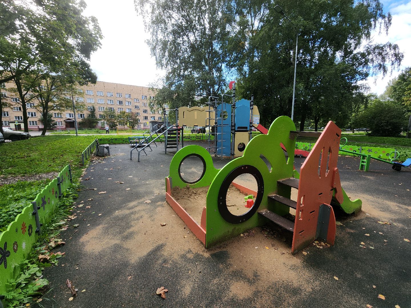 Черноголовка, детска игровая площадка, песочница,