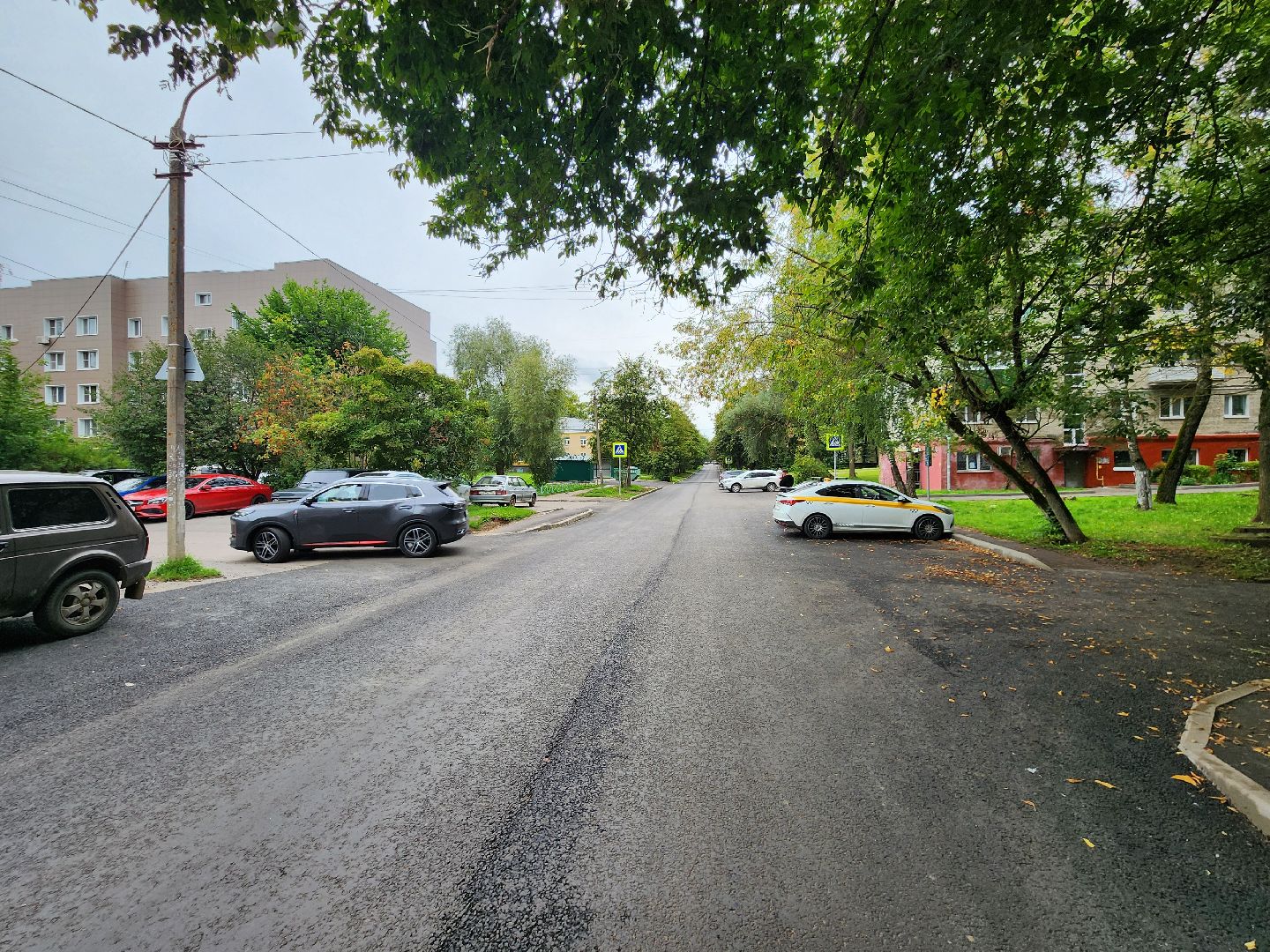 чехов, улица ильича, дорожный ремонт, капремонт дороги, замена покрытия, новые бордюры, разметка, дорожные знаки, пешеходные переходы, госпрограмма московской области, развитие дорожного комплекса, тротуары,