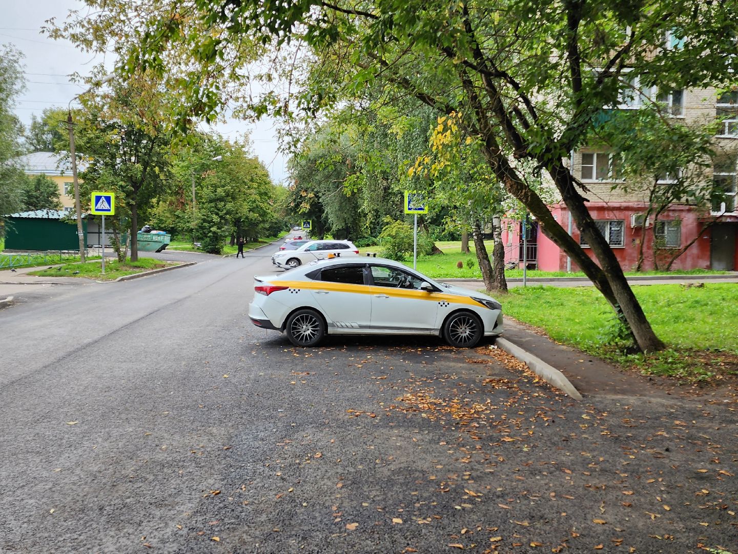 чехов, улица ильича, дорожный ремонт, капремонт дороги, замена покрытия, новые бордюры, разметка, дорожные знаки, пешеходные переходы, госпрограмма московской области, развитие дорожного комплекса, тротуары,