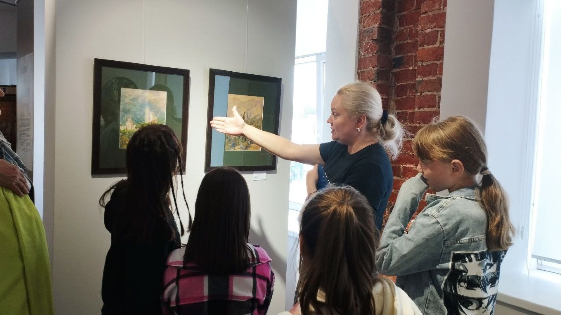 вертикалки, ивантеевка, щёлково, историко-художественный музей, художественная выставка, дети с овз, центр социального обслуживания, экскурсия, социализация детей,