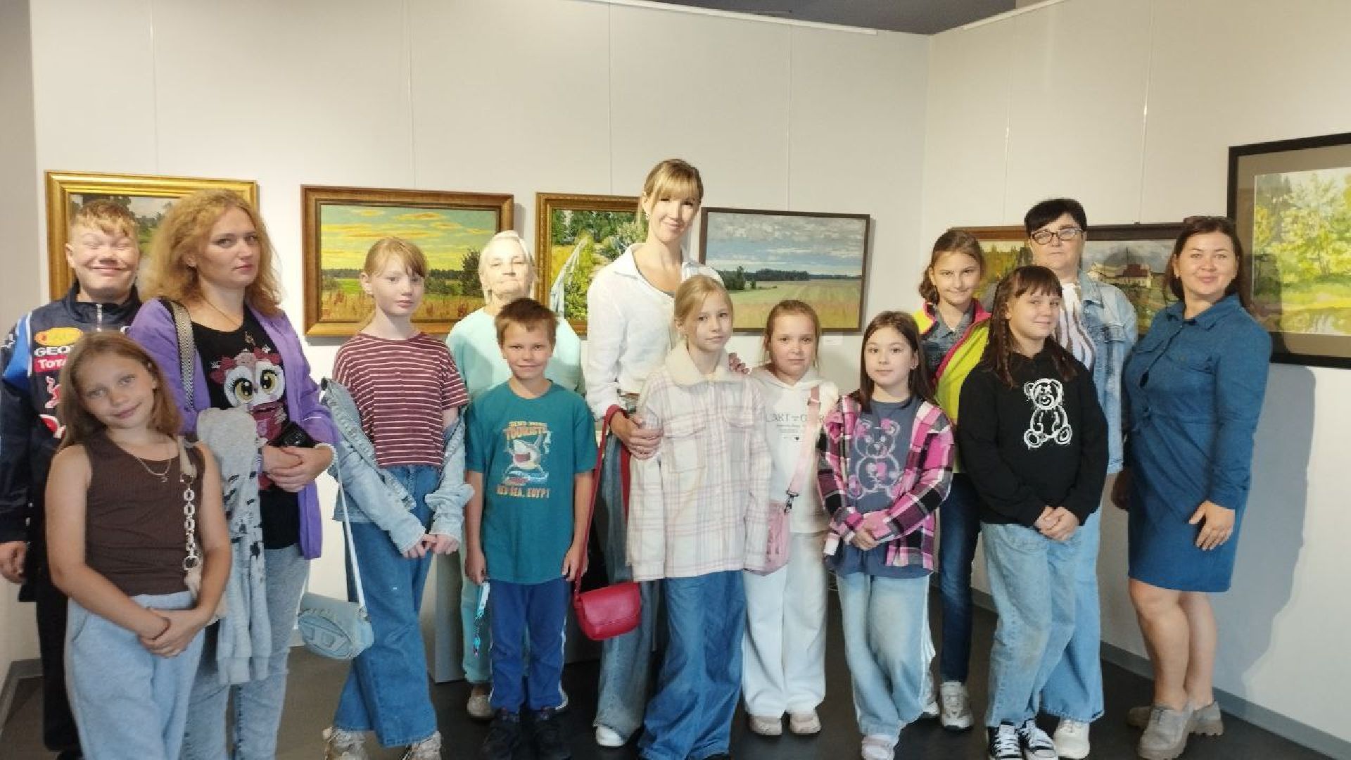 вертикалки, ивантеевка, щёлково, историко-художественный музей, художественная выставка, дети с овз, центр социального обслуживания, экскурсия, социализация детей,