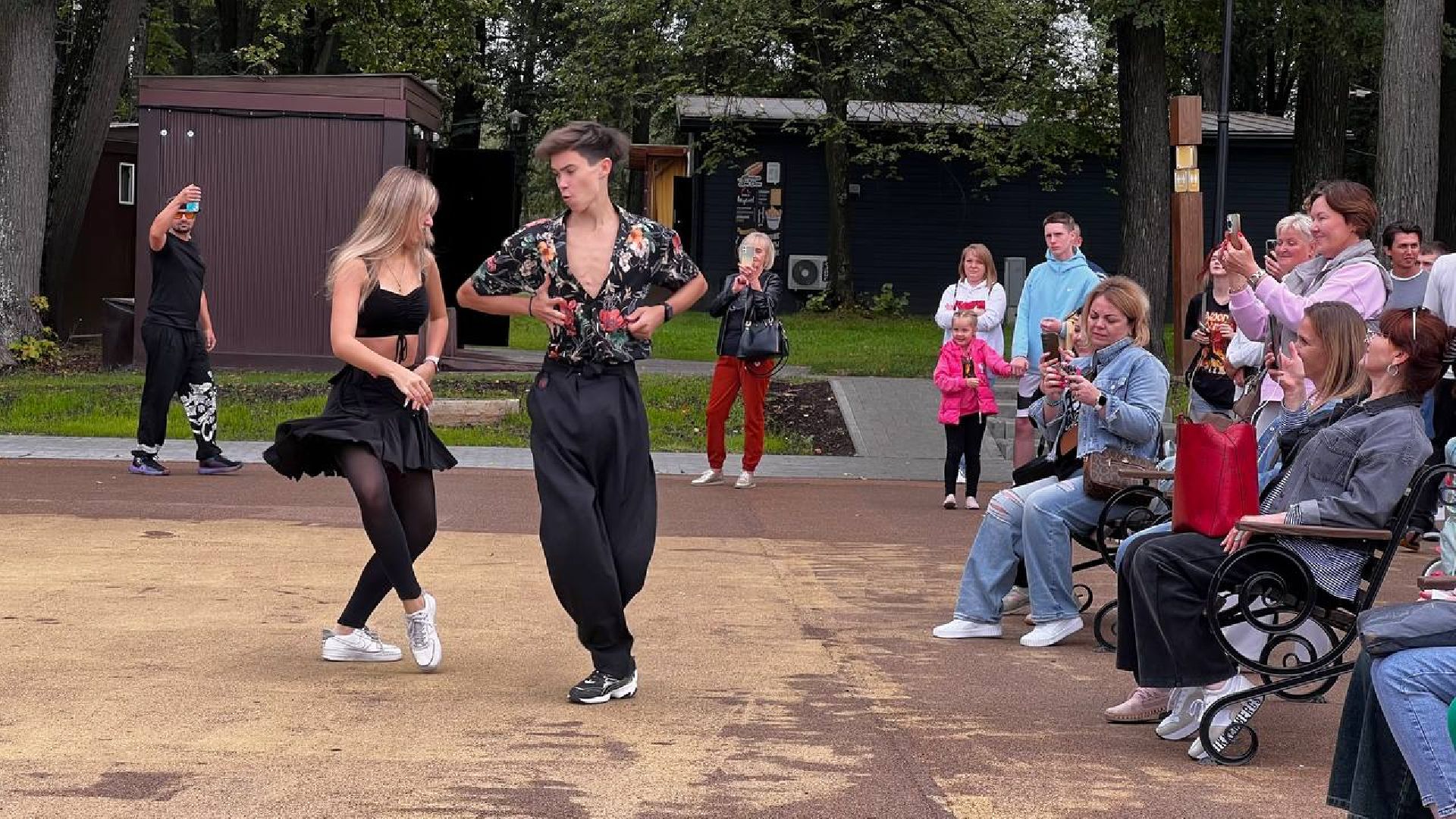 сергиев посад, сергиево-посадский городской округ, скитские пруды, парк скитские пруды, день  российского флага,