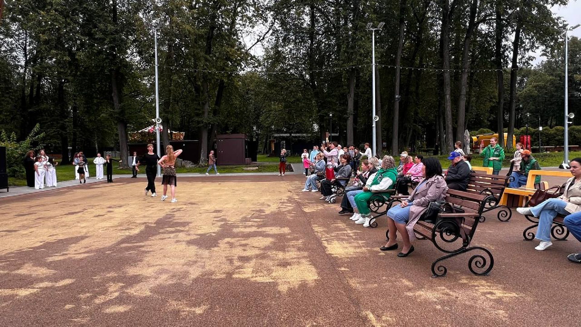 сергиев посад, сергиево-посадский городской округ, скитские пруды, парк скитские пруды, день  российского флага,