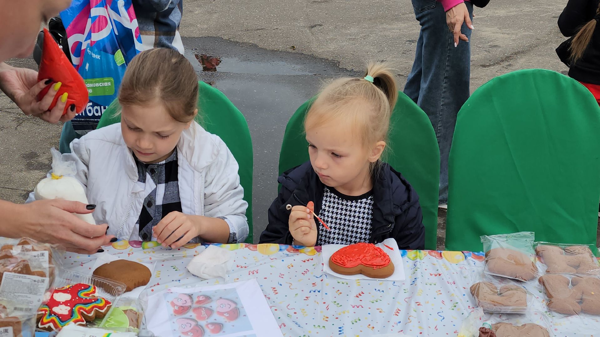 хотьково, сергиево-посадский городской округ, парк покровский, день флага россии, флешмоб в парке,