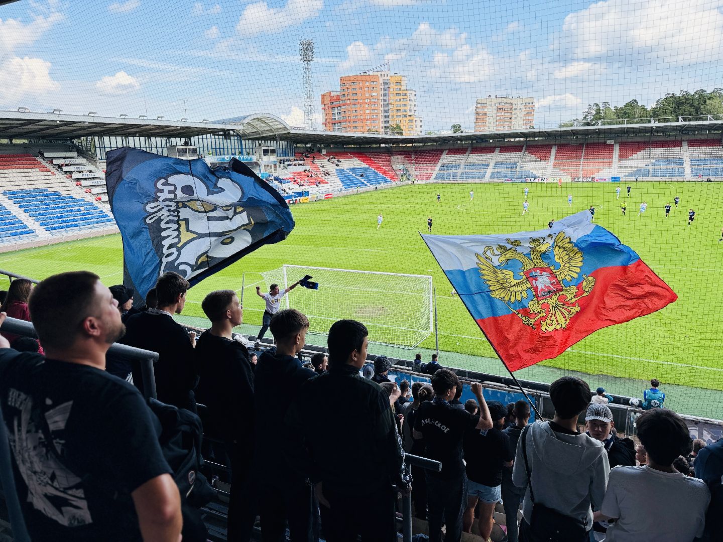 сатурн, леон сатурн, футбол, вторая лига , футбольный матч, футбольные фанаты,