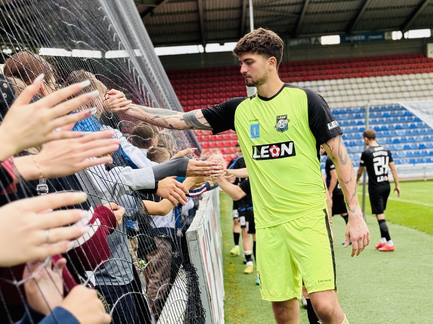 сатурн, леон сатурн, футбол, вторая лига , футбольный матч, футбольные фанаты,