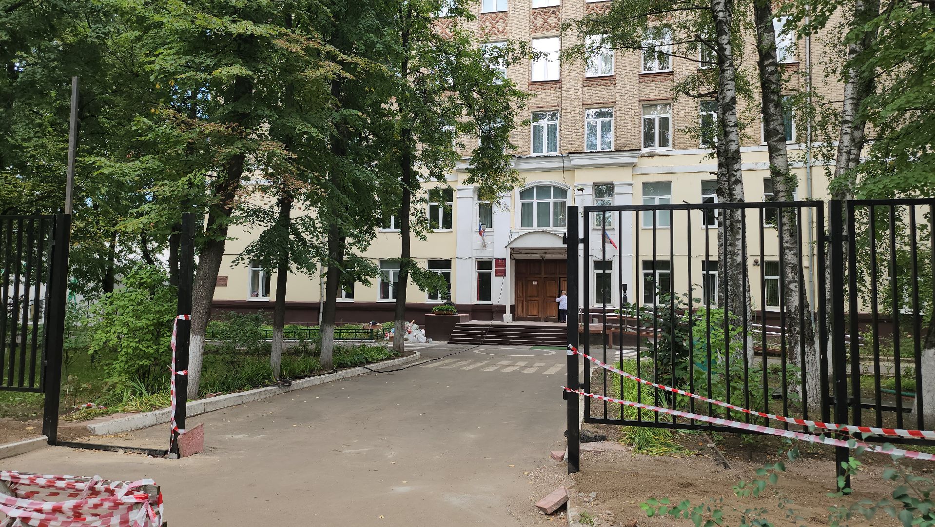 люберцы, лицей 4 в Люберцах, 1 сентября, ремонт фасада, ремонт крыши,