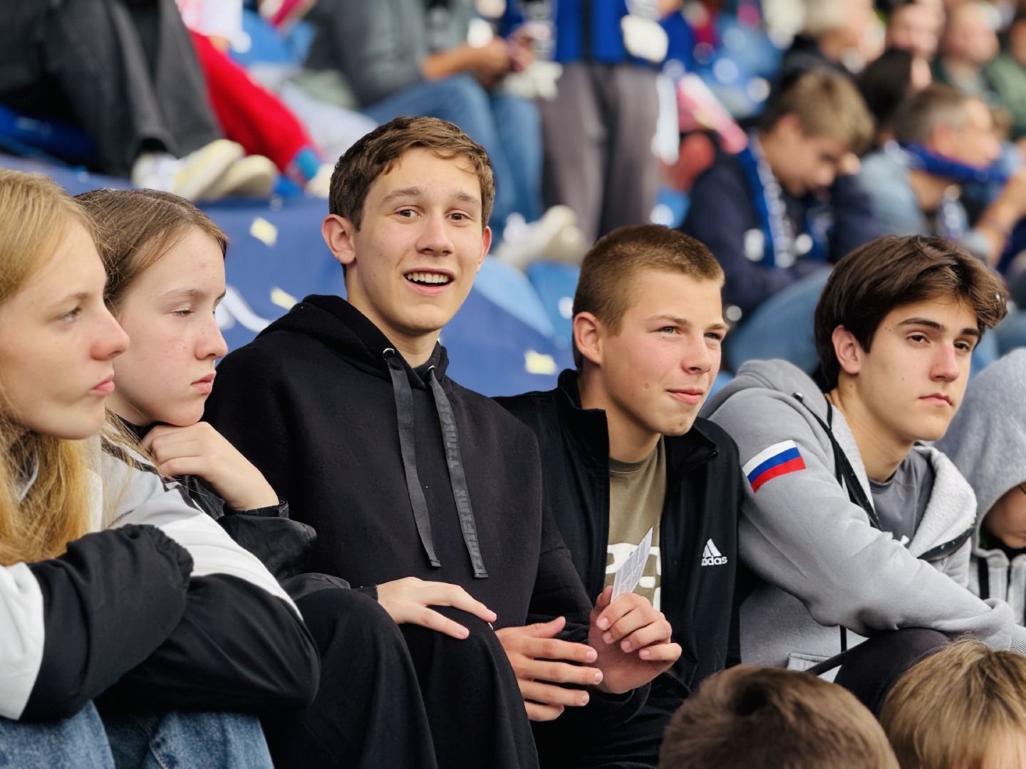 раменское, сатурн, леон сатурн, раменский сатурн, футбол, футбольные фанаты,