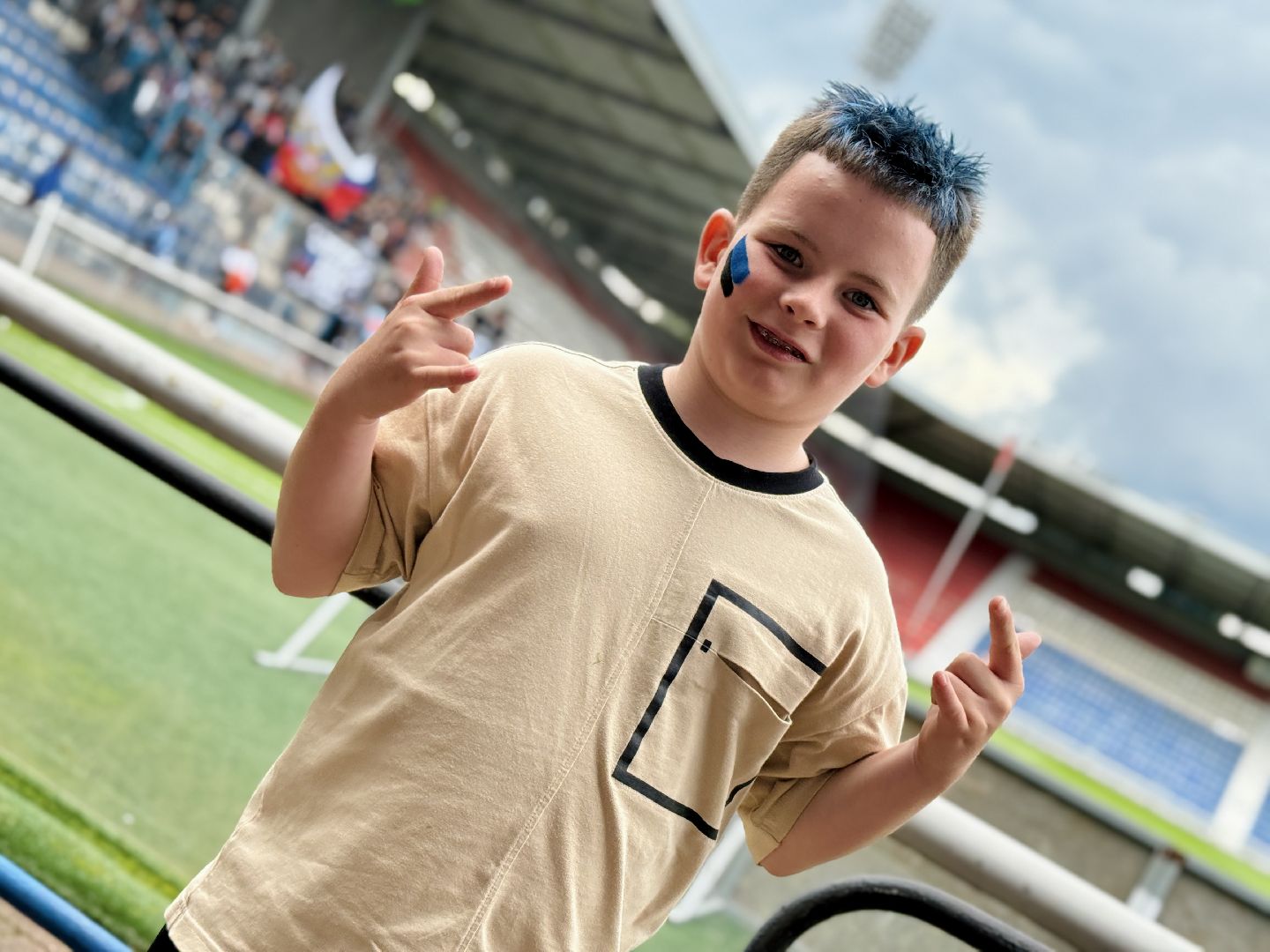 раменское, сатурн, леон сатурн, раменский сатурн, футбол, футбольные фанаты,