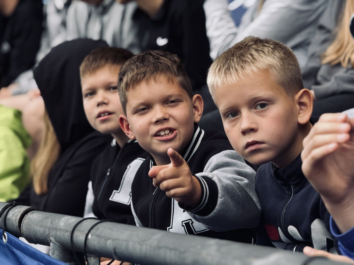 раменское, сатурн, леон сатурн, раменский сатурн, футбол, футбольные фанаты,