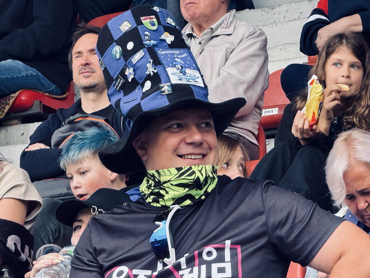 раменское, сатурн, леон сатурн, раменский сатурн, футбол, футбольные фанаты,