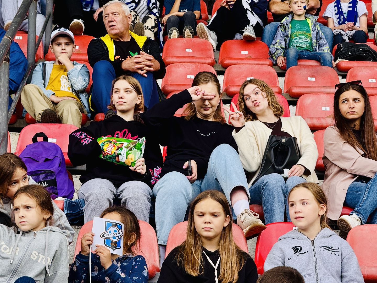 раменское, сатурн, леон сатурн, раменский сатурн, футбол, футбольные фанаты,